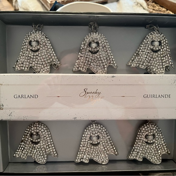 Sparkly Ghost Garland - Picture 1 of 2
